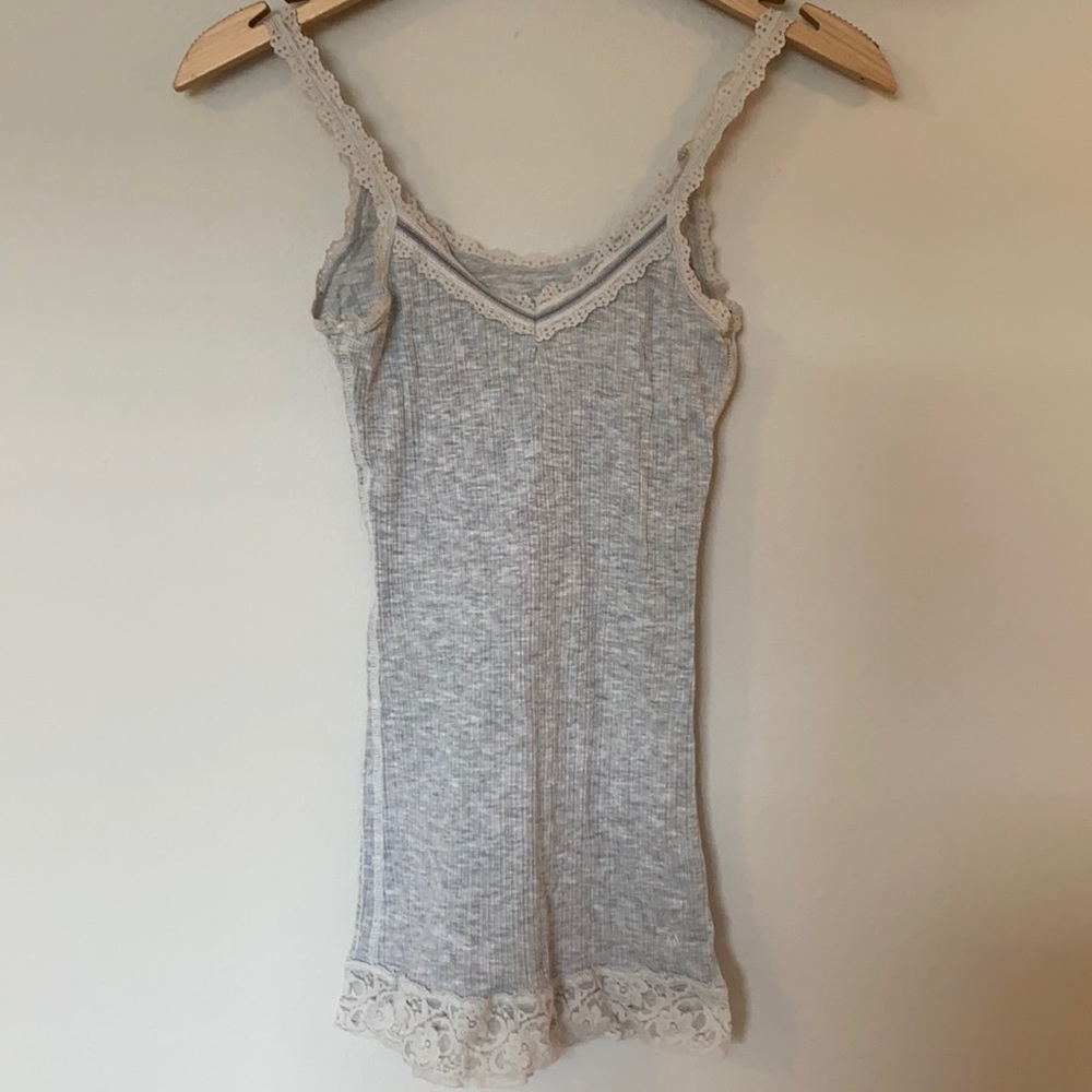🤍A&F Tank